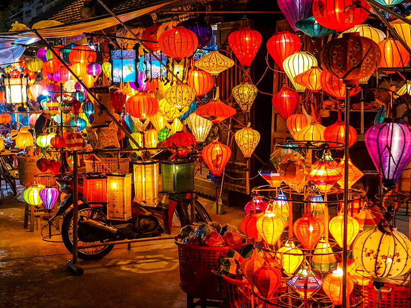 free things to do in Hoi An night market selling latterns - a distinguish attraction of the old town