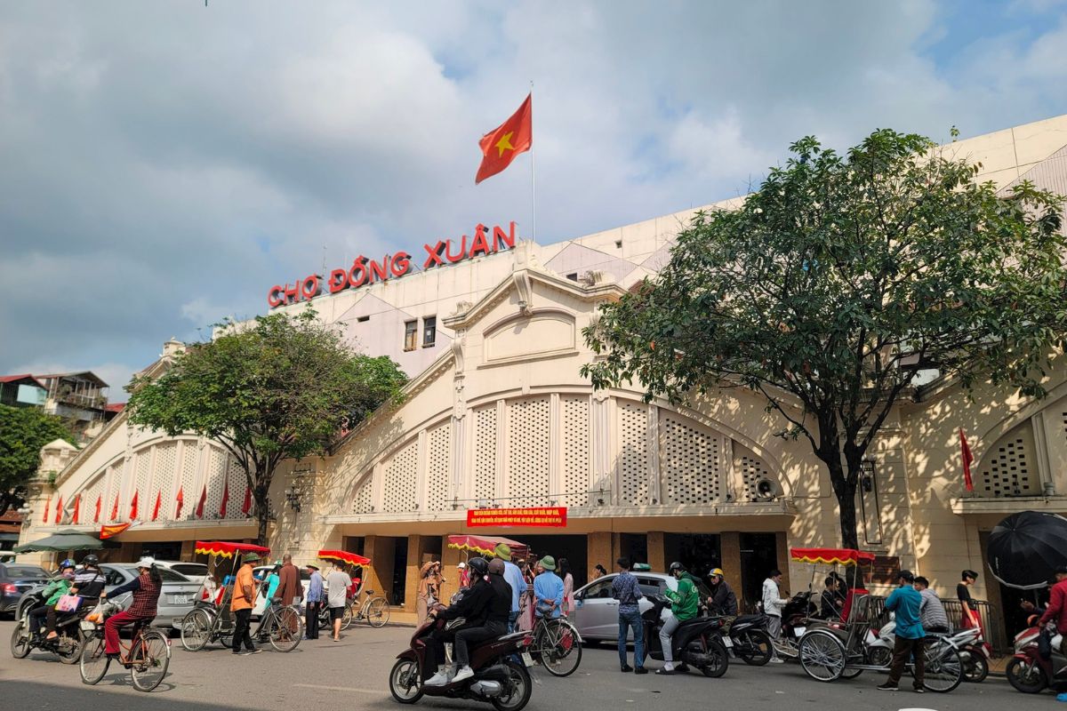 attractions in hanoi vietnam Dong Xuan Market hanoi