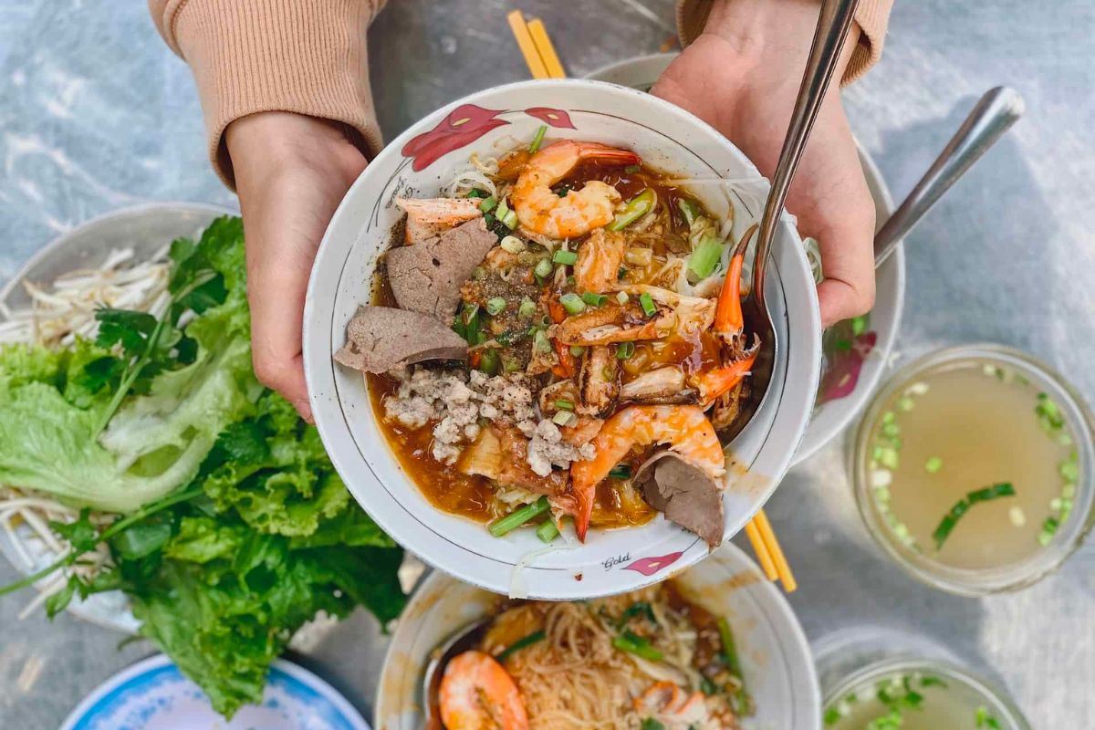  Food tour Ho Chi Minh City Nam Vang Noodle Soup