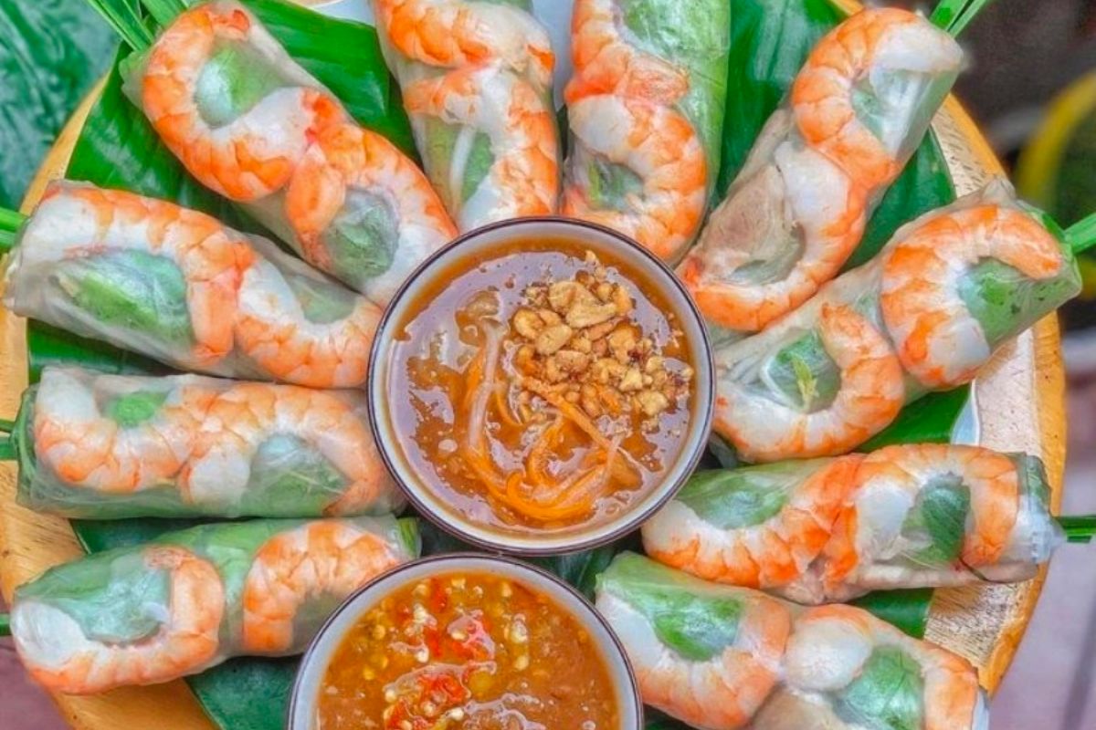 Food tour Ho Chi Minh City Spring Rolls