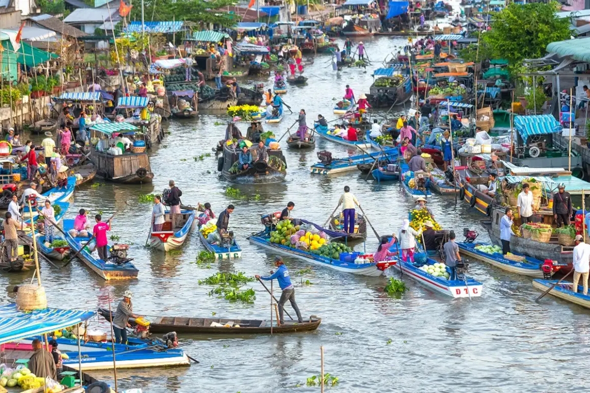 floating market from ho chi minh city