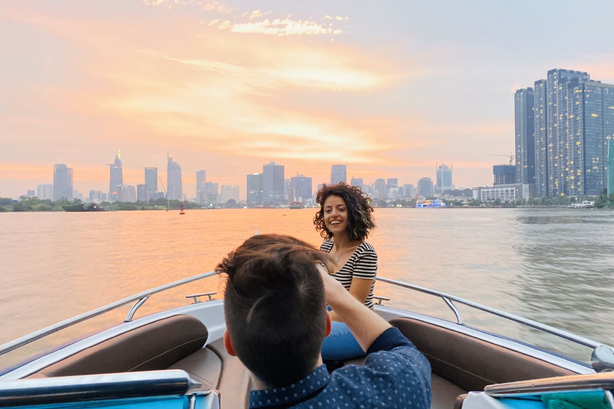 romantic things to do in Ho Chi Minh City Saigon River cruise