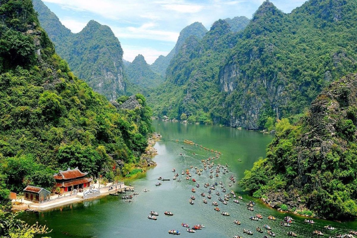 best cities to visit in vietnam Trang An Ninh Binh