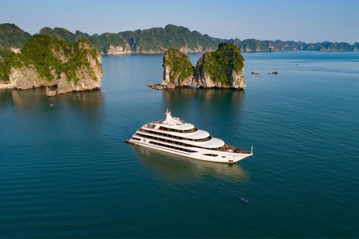 How much does it cost to go to Vietnam for 2 weeks halong bay cruise