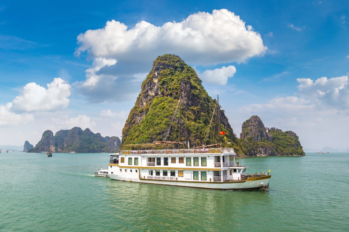 vietnam 10 day trip cost halong