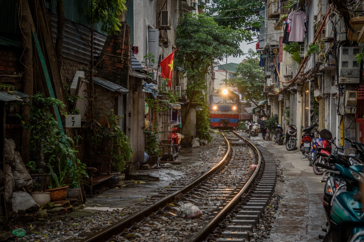 How much money to bring to Vietnam for 1 week train