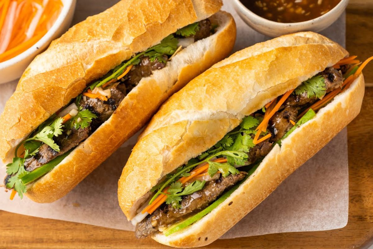 things to eat in vietnam banh mi