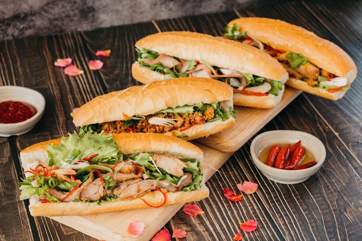 delicious banh mi vietnamese street food