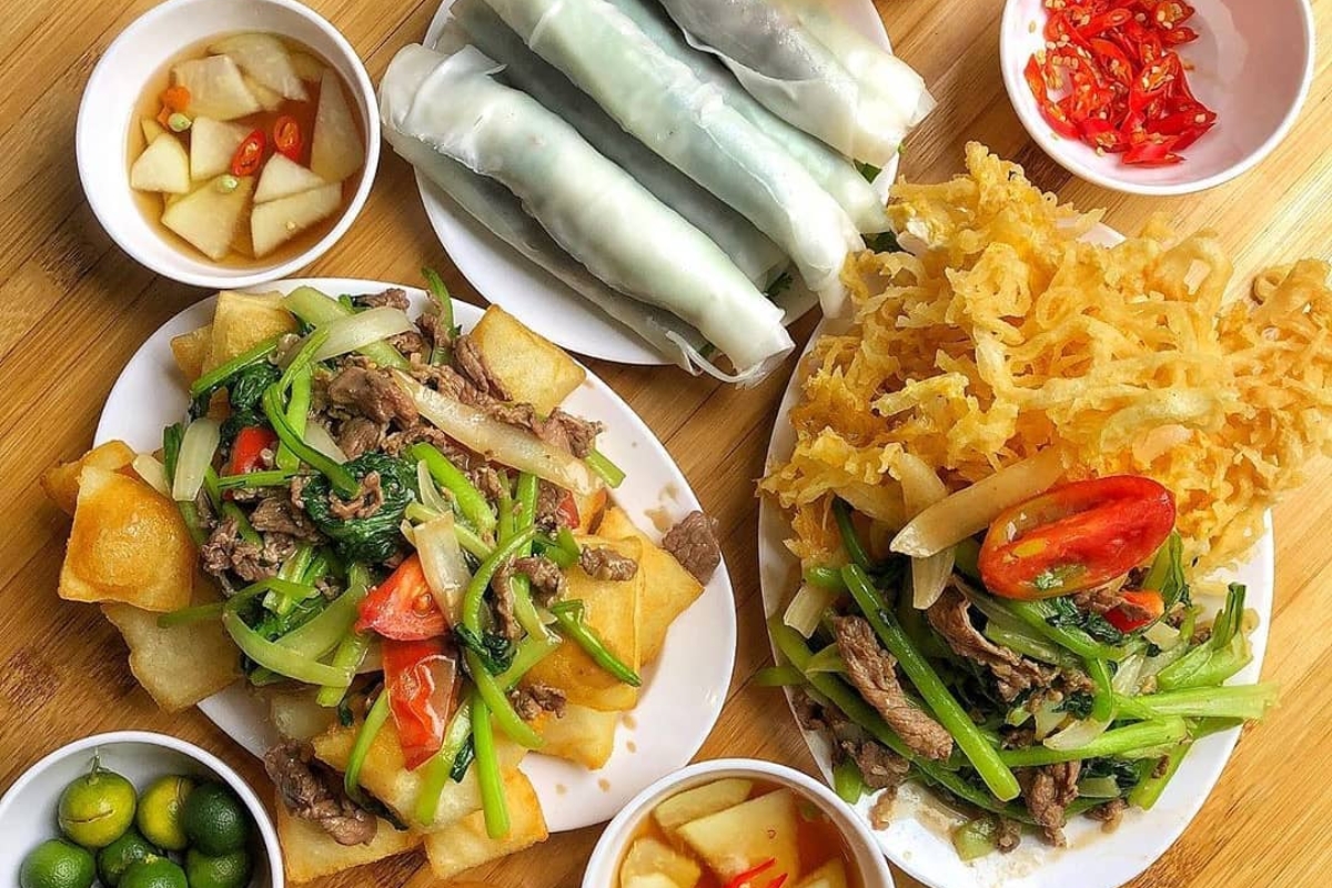 places to eat in hanoi vietnam pho cuon