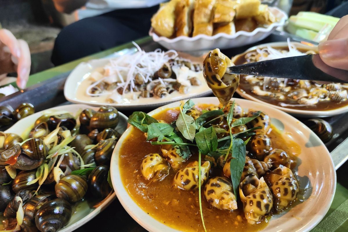 street food in vietnam vietnamese snails