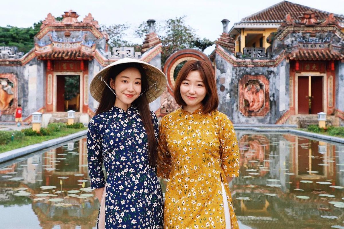 what to wear when visiting vietnam Vietnamese traditional dress