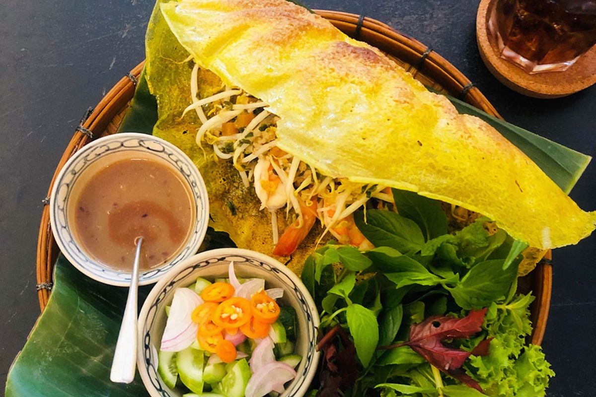 traditional vietnamese foods banh xeo vietnam