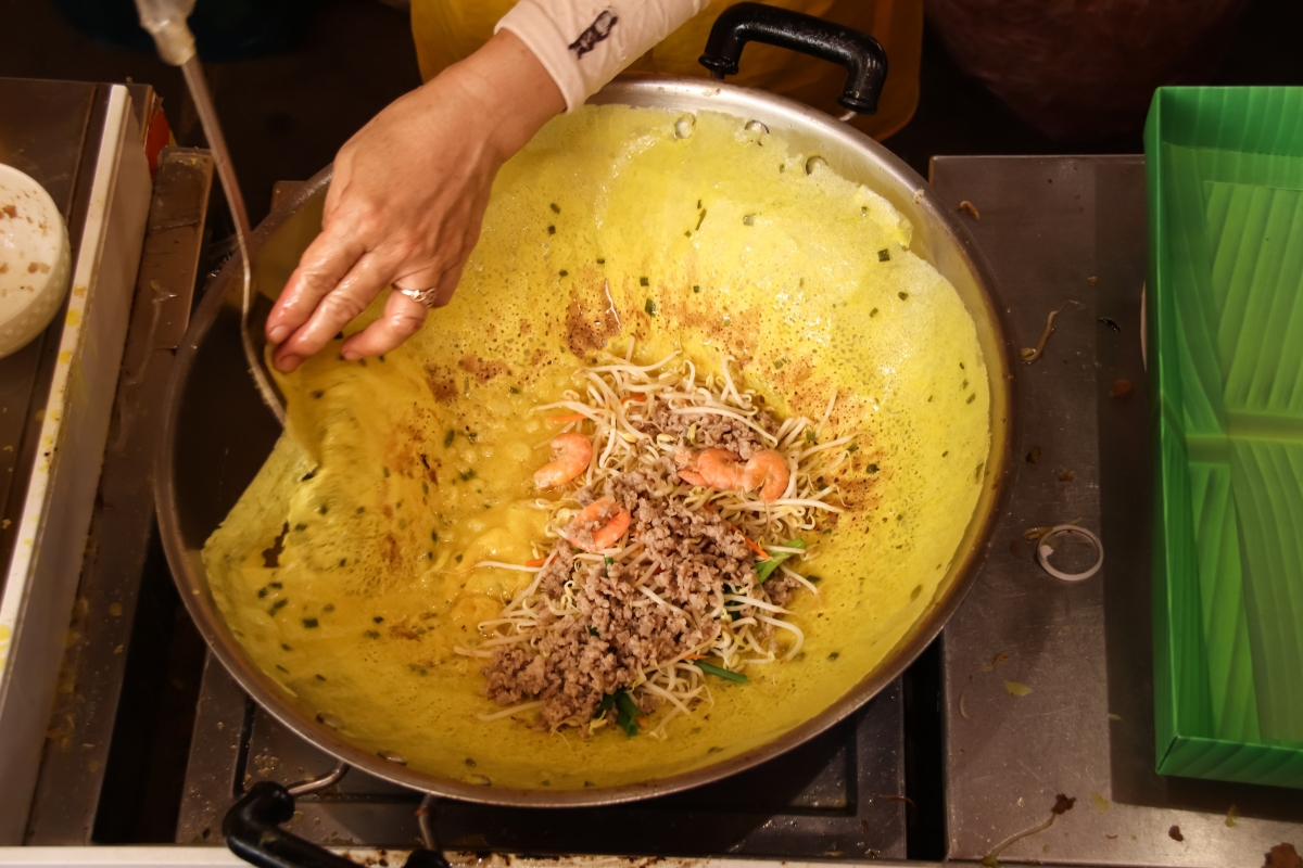 local food in vietnam Banh Xeo