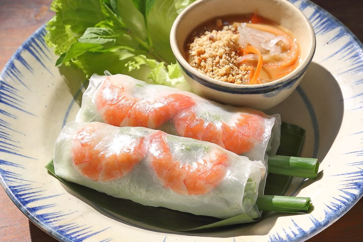 local food ho chi minh fresh spring rolls