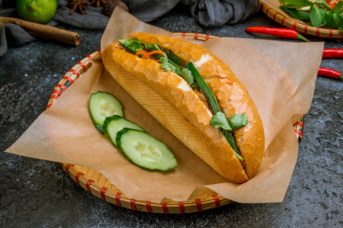is it cheap to eat in vietnam banh mi