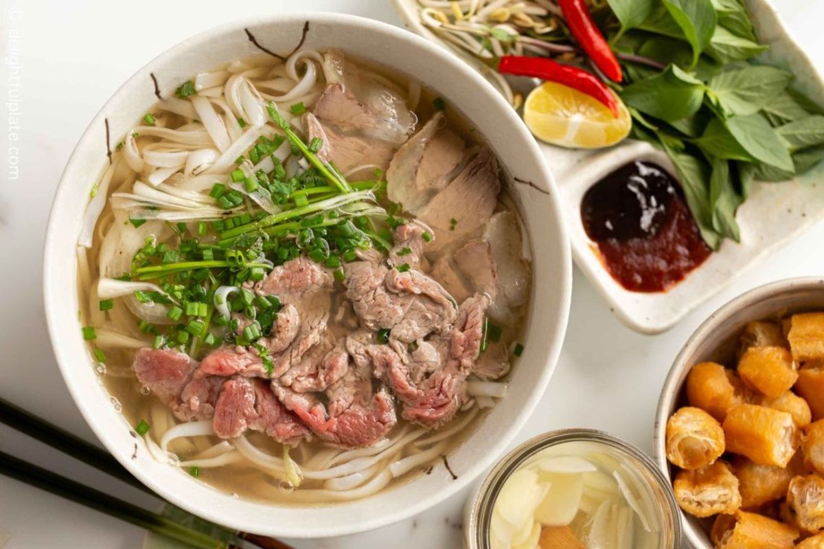 traditional vietnamese foods pho vietnam