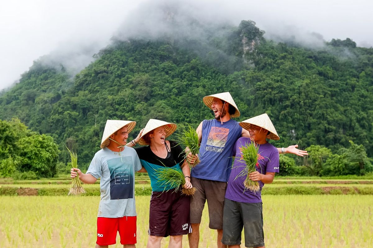 what to wear when visiting vietnam vietnamese experience