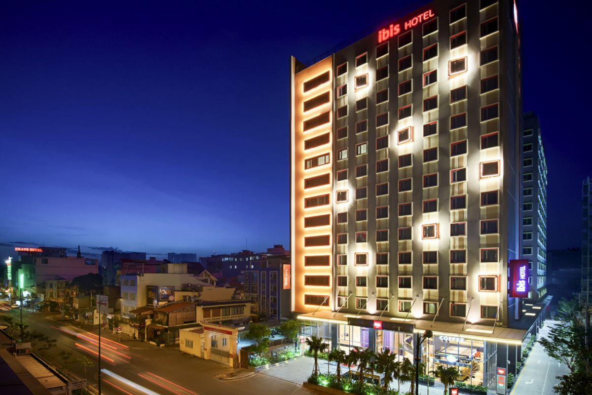 4 star hotel saigon Ibis Saigon Airport