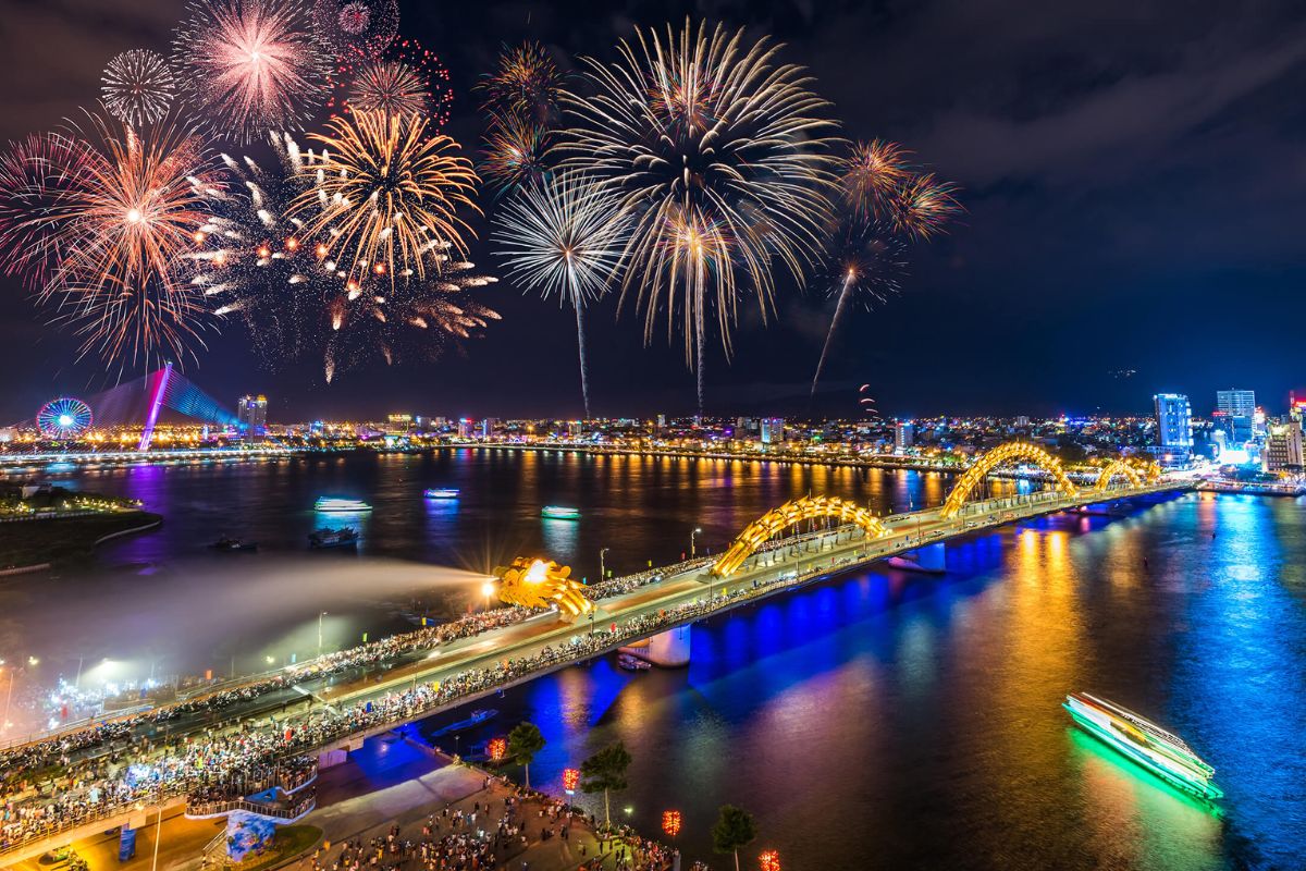 best time to visit vietnam danang international fireworks festival