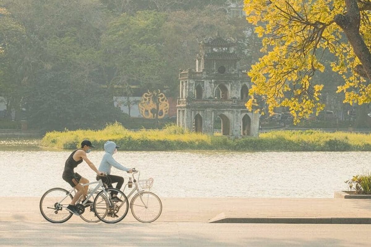 best tourist city in vietnam hanoi Hoan Kiem Lake 