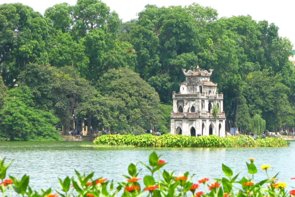 hanoi weather by month hoan kiem lake hanoi vietnam