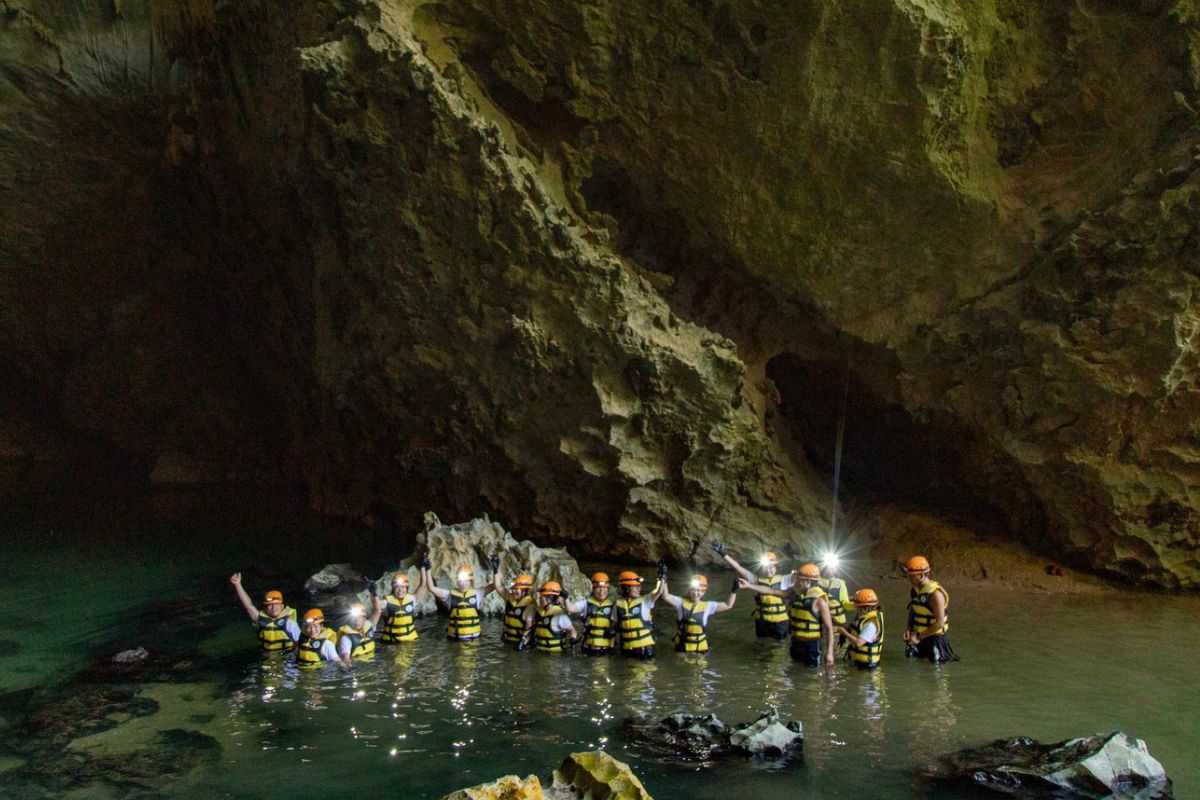 travel insurance vietnam exploring vietnam caves