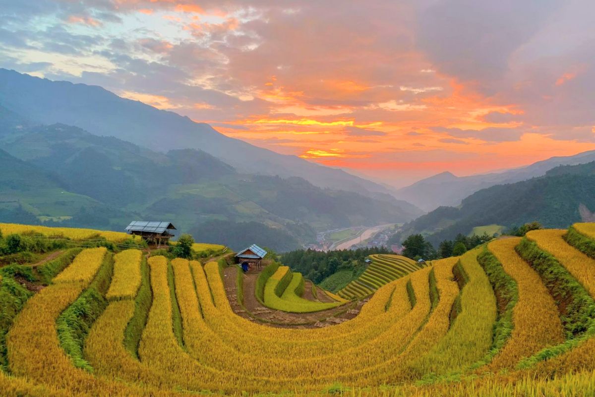 vietnam weather in sept sapa sunset over rice terraces